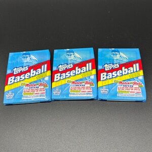 3 Topps MLB Baseball 1992 Cards in Sealed Wax Pack